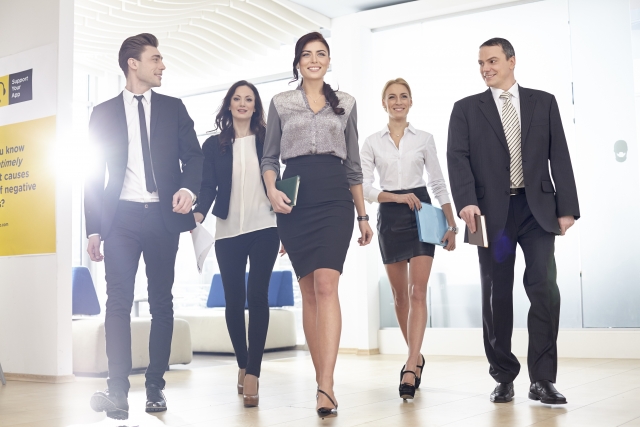 お金を引き寄せるにはどうしたらいい 引き寄せの法則のやり方は マネカツ 女性のための資産運用入門セミナー お金を引き寄せるにはどうしたらいい 引き寄せの法則のやり方は マネカツ 女性のための資産運用入門セミナー