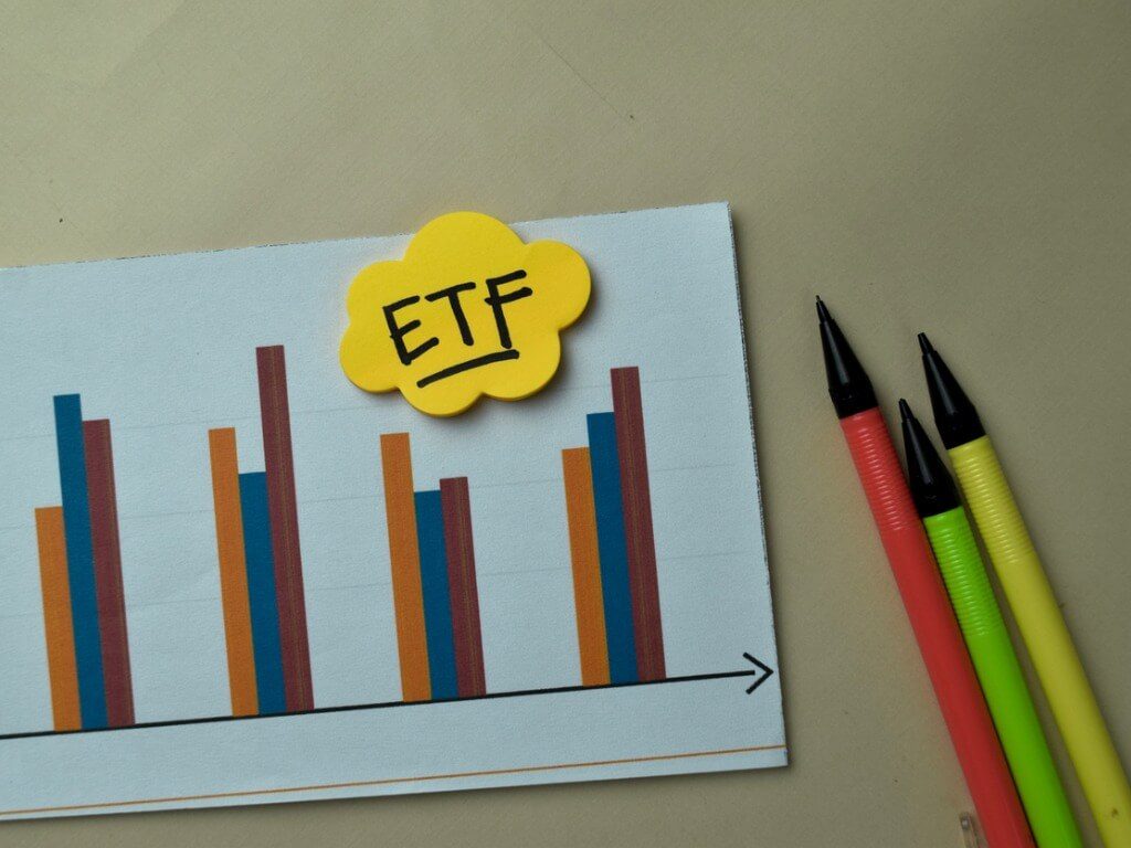 ETFと投資信託との違い