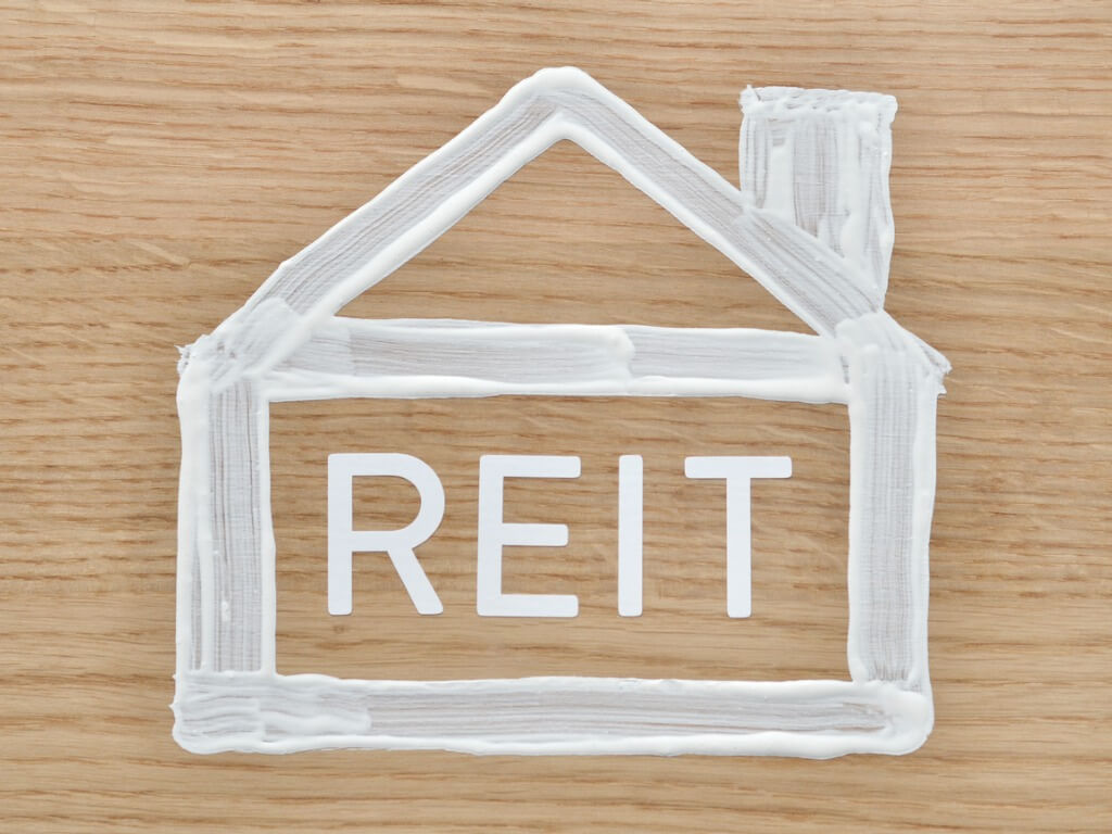 REIT（リート）とは？J-REITとの違いやメリットとリスクをわかりやすく解説