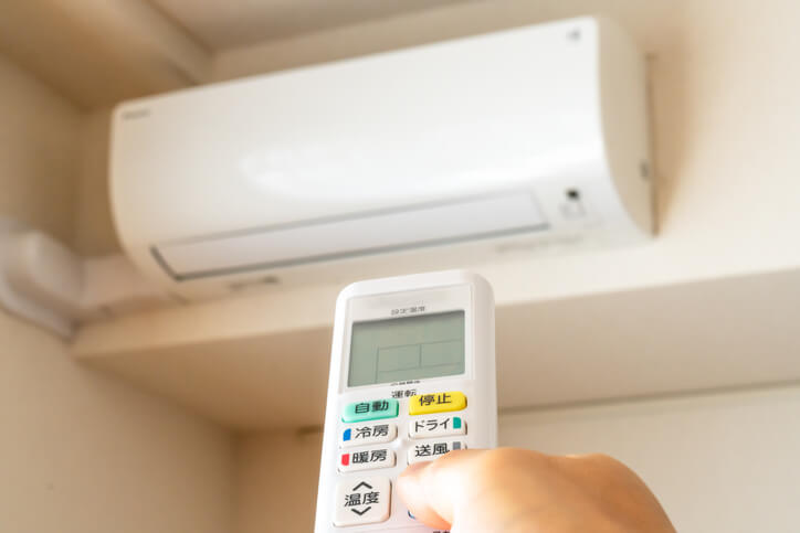 暖房設定温度の目安は？電気代を節約する8つの方法や部屋干しのコツ